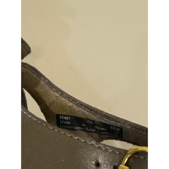 Clarks Bendables Women’s Size 7M Brown Leather Wedge Sandals Buckle Strap - Picture 7 of 7